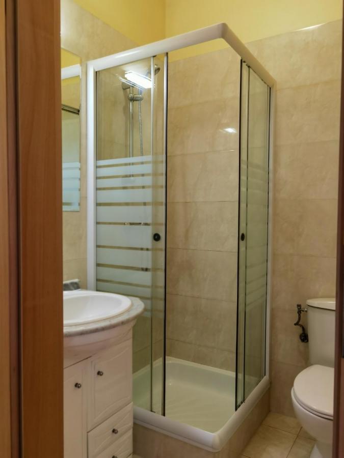 Hotelik Dworek Legnickie Pole 4Km Od Legnicy Eksteriør billede
