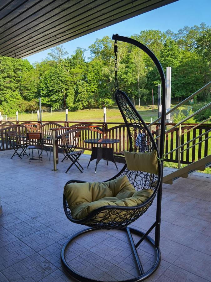 Hotelik Dworek Legnickie Pole 4Km Od Legnicy Eksteriør billede